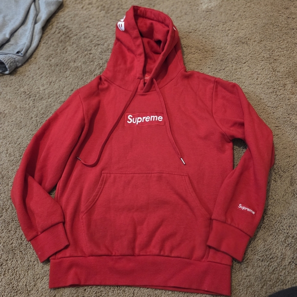 Supreme Hoodie - Picture 10 of 10